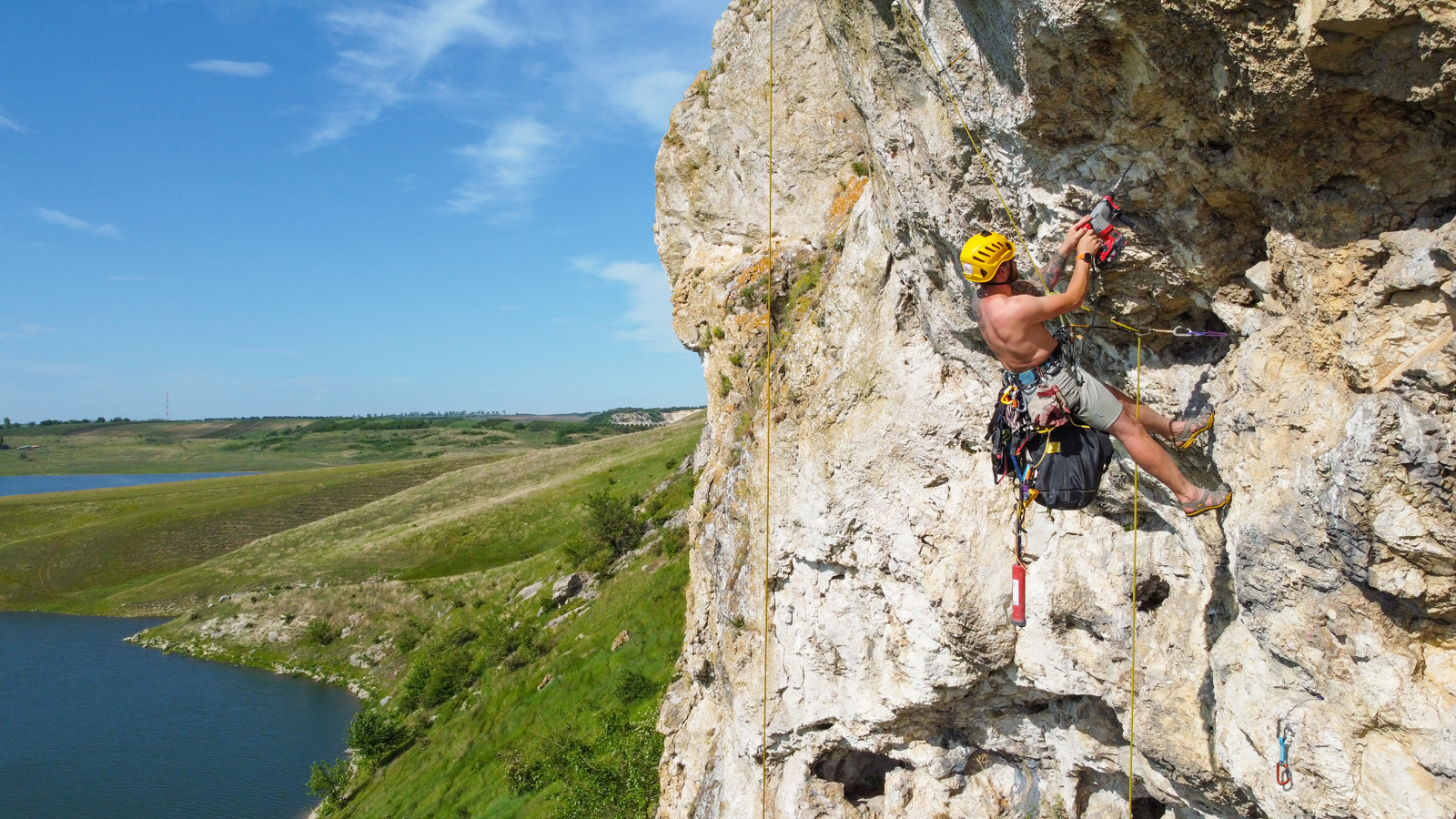 Rock Climbing in Văratic